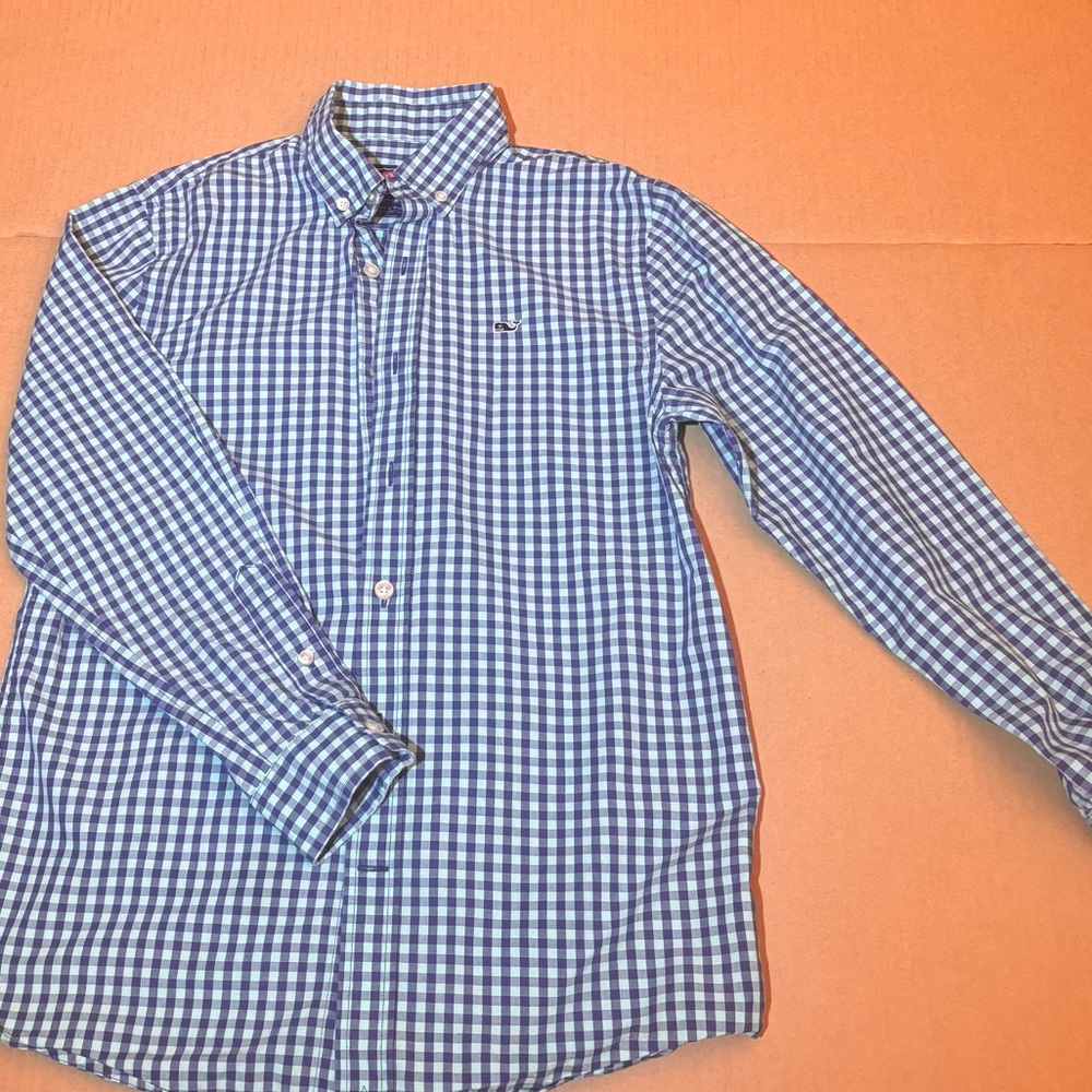Vineyard Vine boys whale short button down medium 12-14 checked